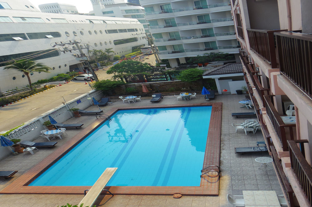 Charming Inn Hotel Pattaya Exterior photo